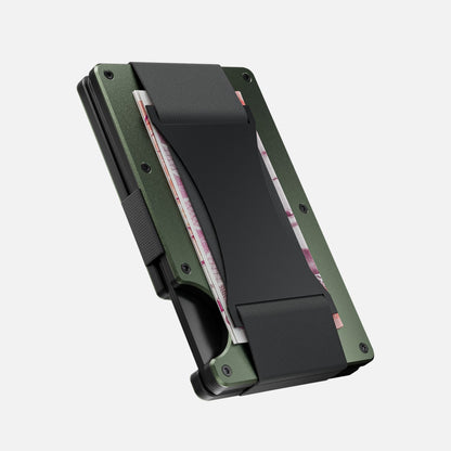 SlimSkölden | Skippa bulken. Försvara dina kort. Möt SlimSkölden.