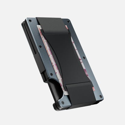 SlimSkölden | Skippa bulken. Försvara dina kort. Möt SlimSkölden.