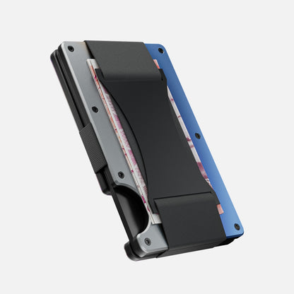 SlimSkölden | Skippa bulken. Försvara dina kort. Möt SlimSkölden.