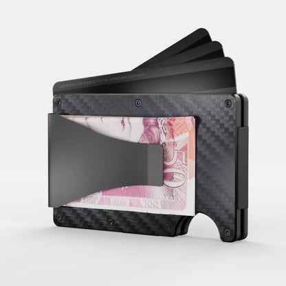 SlimSkölden | Skippa bulken. Försvara dina kort. Möt SlimSkölden.