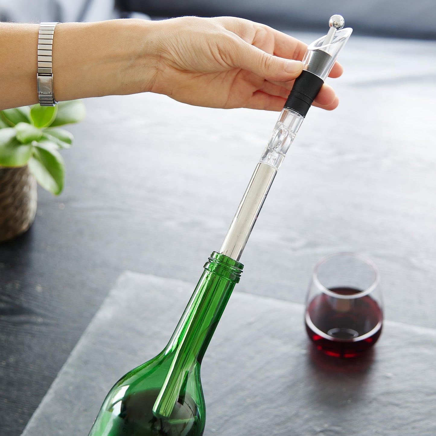 VinoChill™| Upptäck hemligheten bakom perfekt kylt vin på några sekunder