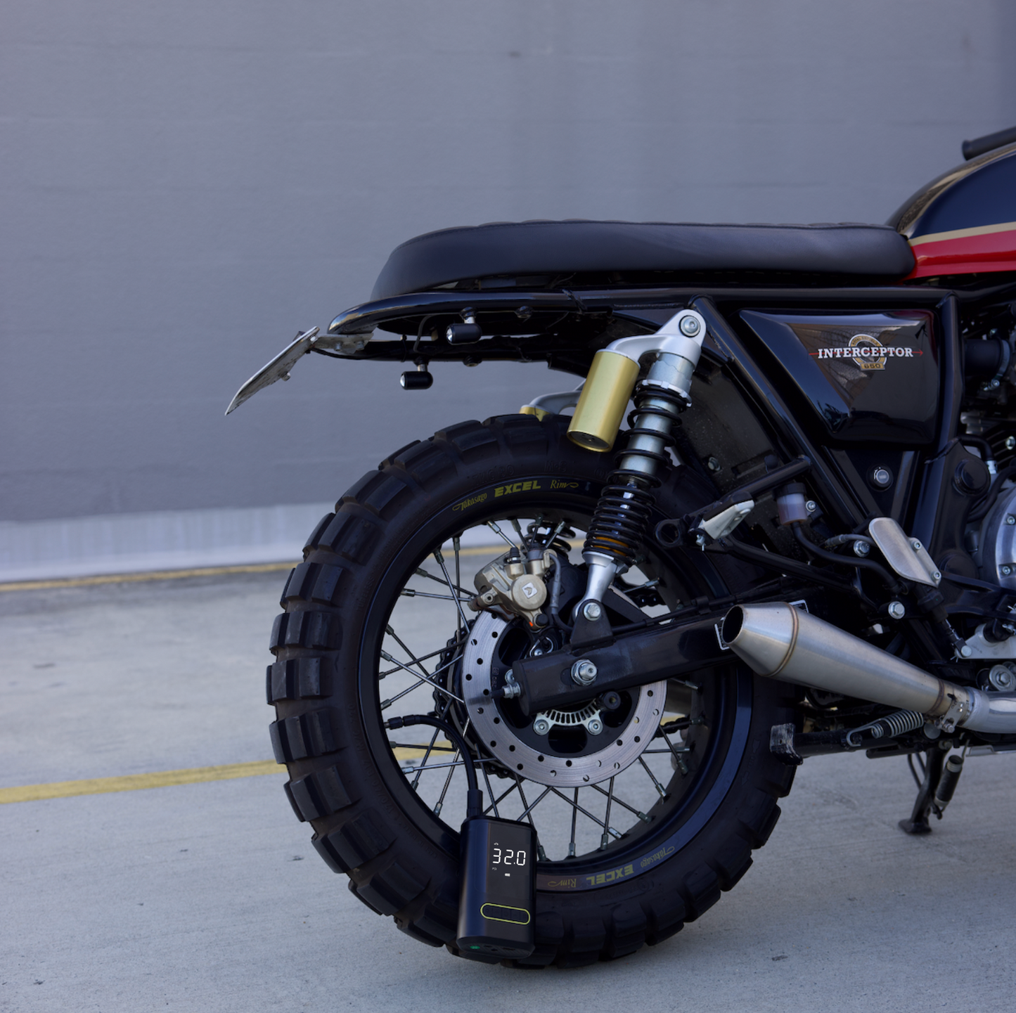 AirCharge Pro™ | Den ultimata bärbara 4-i-1-däckpumpen🚗