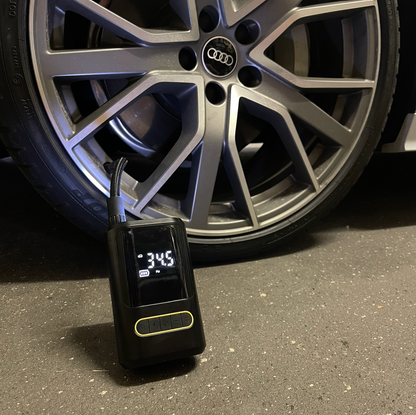 AirCharge Pro™ | Den ultimata bärbara 4-i-1-däckpumpen🚗