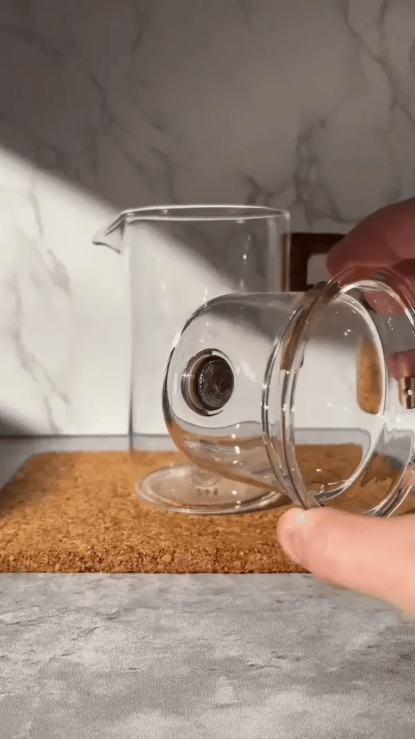 LugnTe™ Magic Pot | Brygg, njut, koppla av - den perfekta tekannan för varje ögonblick.